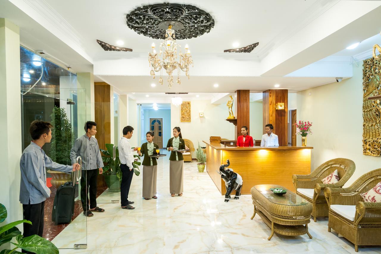 ホテル ガバナ パアン エクステリア 写真